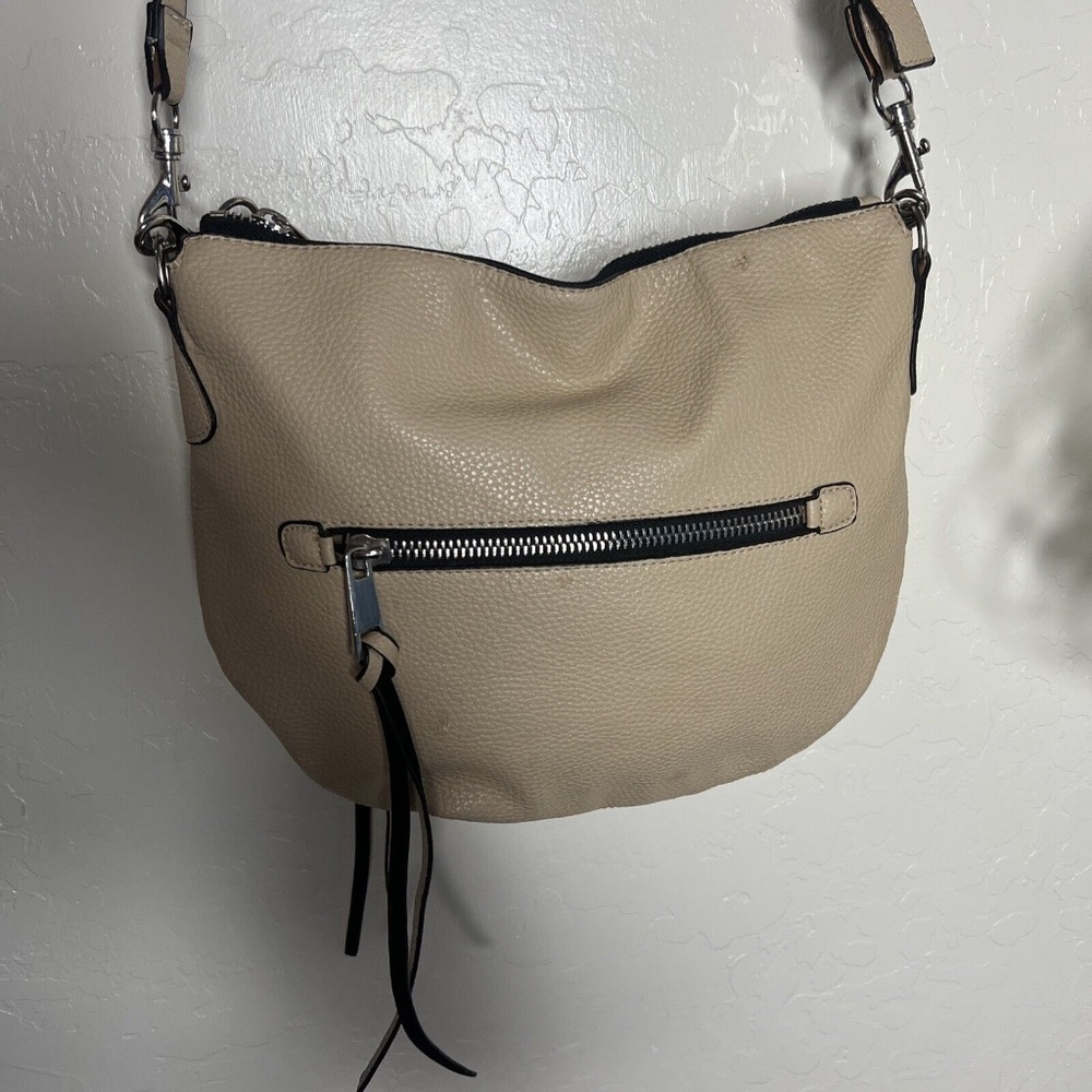 Inzi Chain Crossbody Bag In Beige - Picture 4 of 9